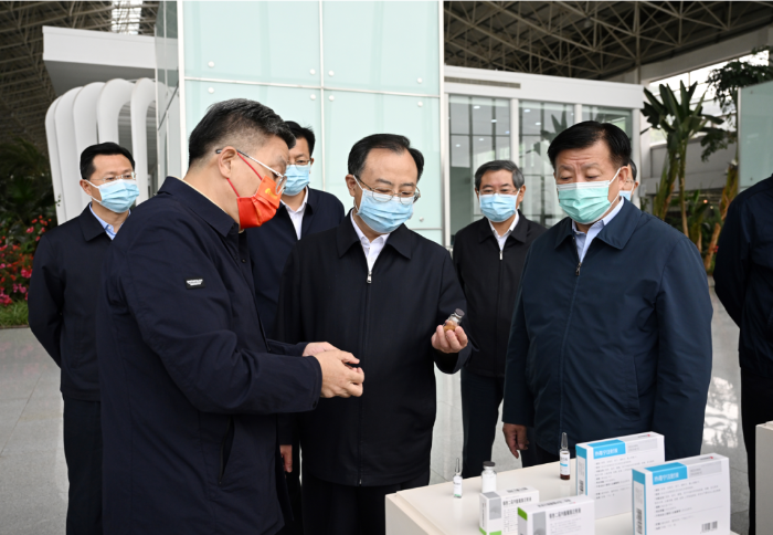 江苏省委书记吴政隆调研pg电子药业：加快推动传统中医药和现代科学相结合，为抗击疫情提供有力武器